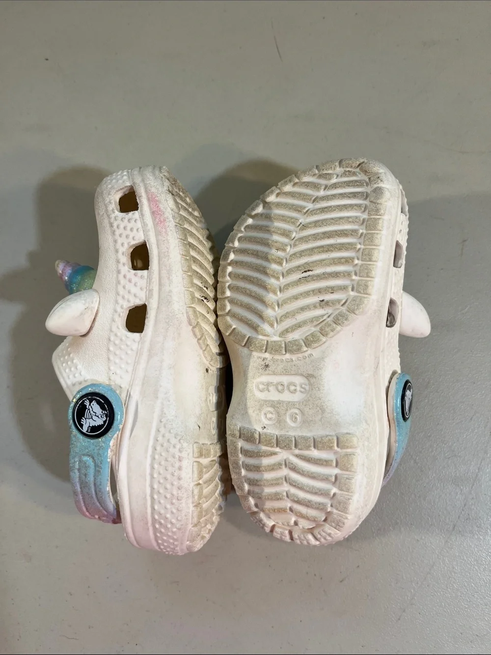 CROCS horn pastel